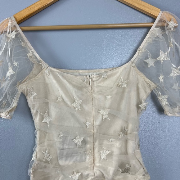 Le Lis Puff Sleeve Gold Star Bodysuit - Picture 8 of 9